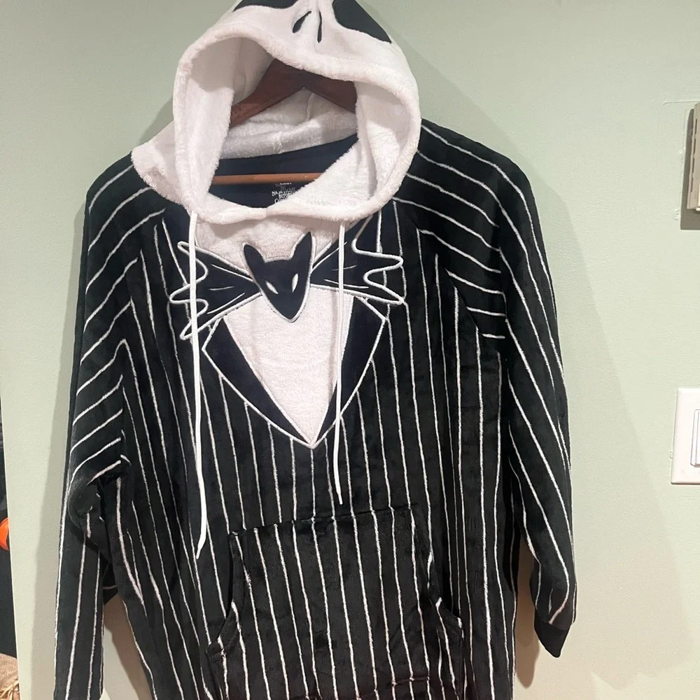 6/$25 Disney Jack Skeleton Nightmare before Christmas Soft Hoodie - Picture 6 of 8